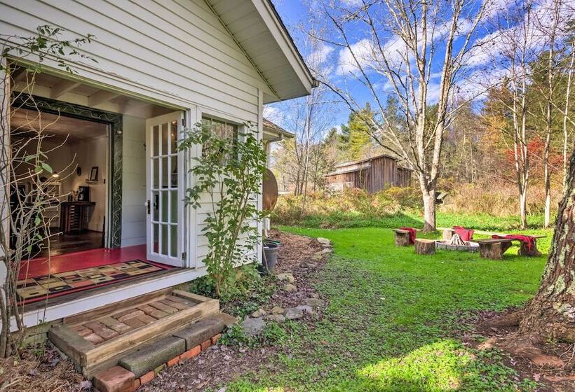 Mtn Cottage W/ Fire Pit In Newland!