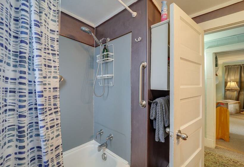 Mtn Cottage W/ Fire Pit In Newland!