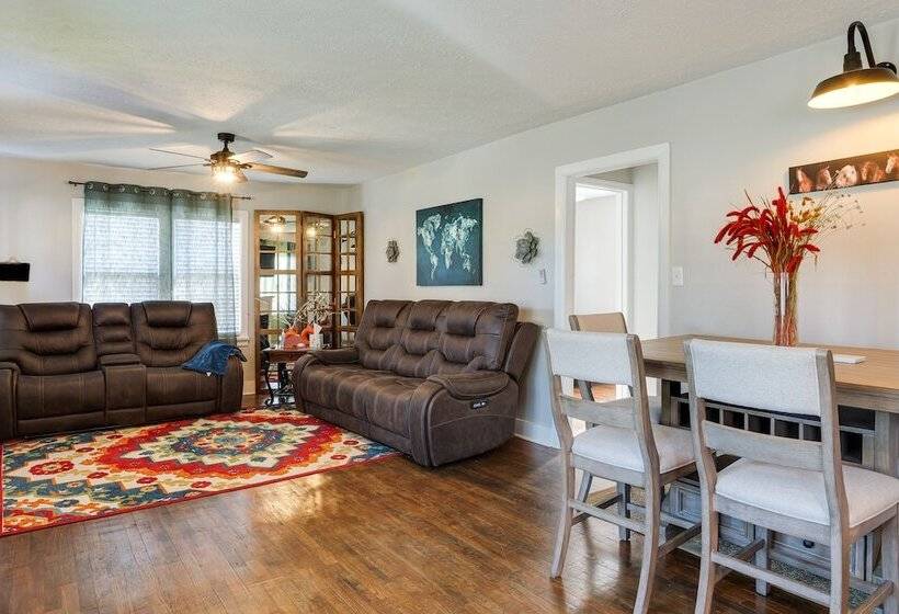 Cozy Shelbyville Home Near Hiking & Distilleries!