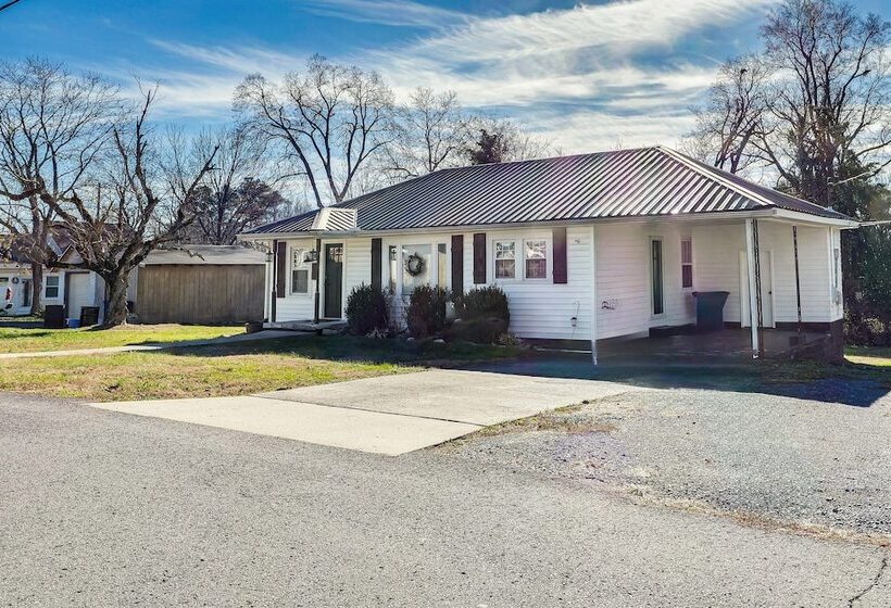 Cozy Shelbyville Home Near Hiking & Distilleries!