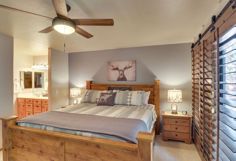 Cozy Show Low Cabin W/ Backyard ~ 3 Mi To Lake!