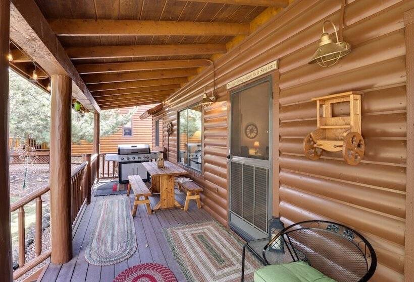 Cozy Show Low Cabin W/ Backyard ~ 3 Mi To Lake!