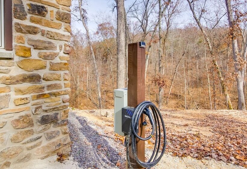 Cozy Steelville Retreat: River + Trail Access!