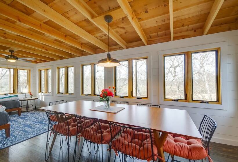 Cozy Steelville Retreat: River + Trail Access!