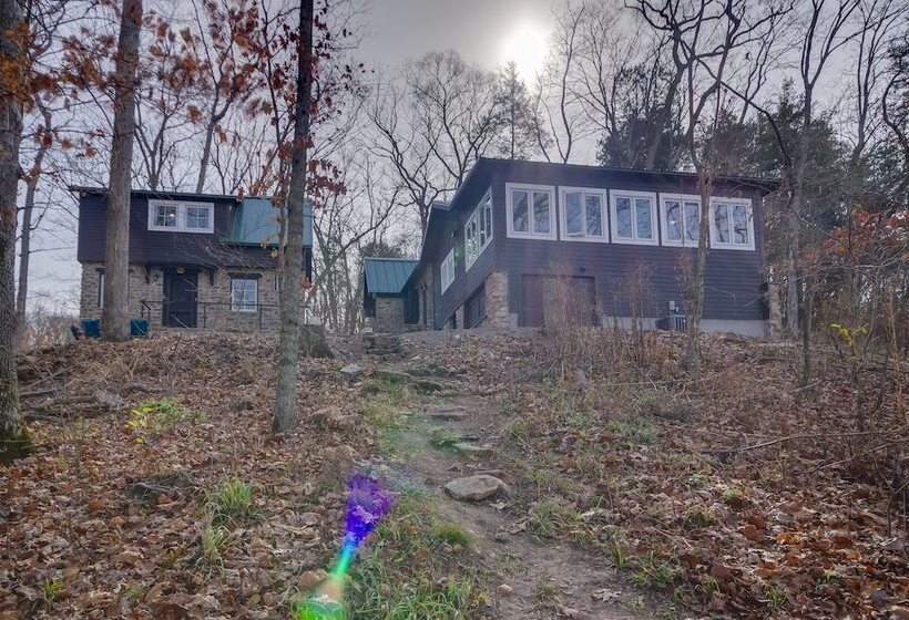 Cozy Steelville Retreat: River + Trail Access!