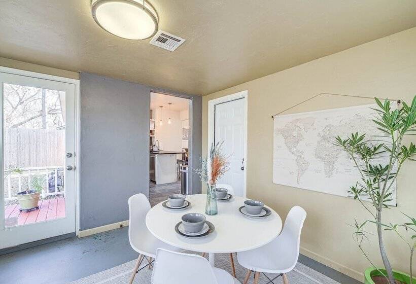 Cozy Tulsa Home W/ Deck ~ 4 Mi To Downtown!