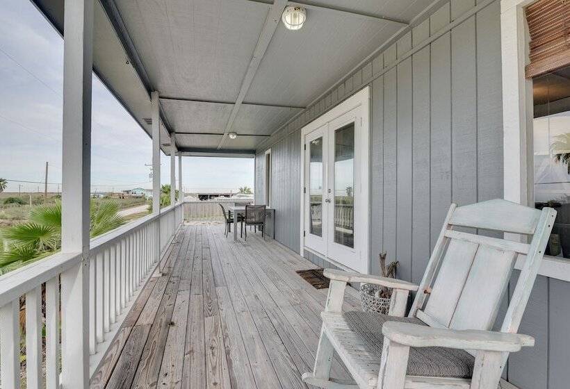 Crystal Beach Home: 1 Mi To The Sand!
