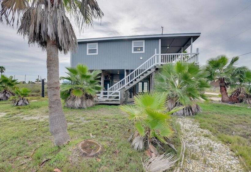 Crystal Beach Home: 1 Mi To The Sand!