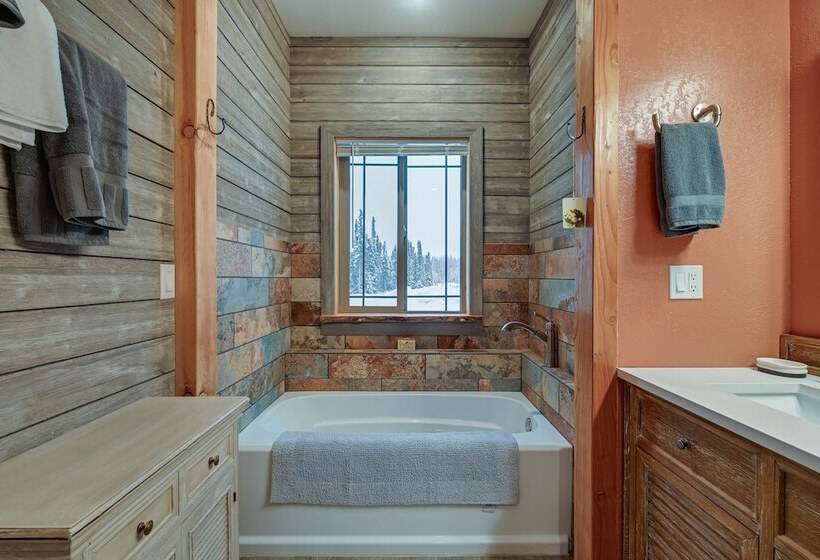 Custom Kasilof Cabin On 40 Private Acres