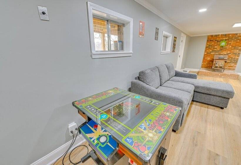 Danville Herrington Lake Retreat W/ Deck & Hot Tub