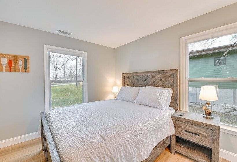 Danville Herrington Lake Retreat W/ Deck & Hot Tub