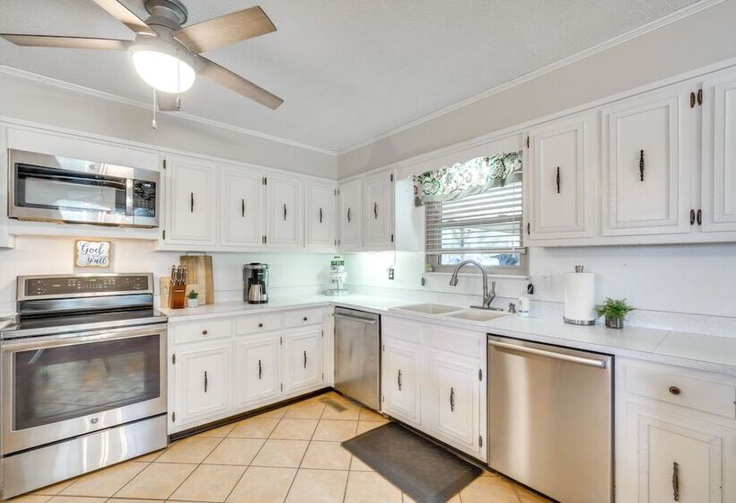 Decatur Oasis   Private Pool, Hot Tub & Deck!