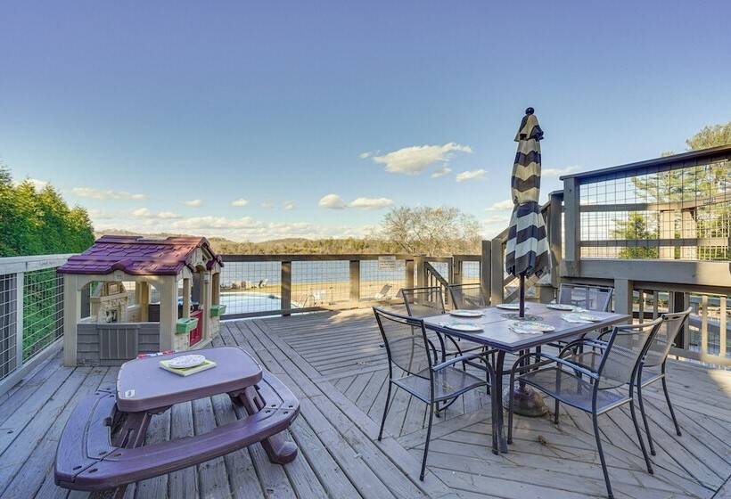 Decatur Oasis   Private Pool, Hot Tub & Deck!