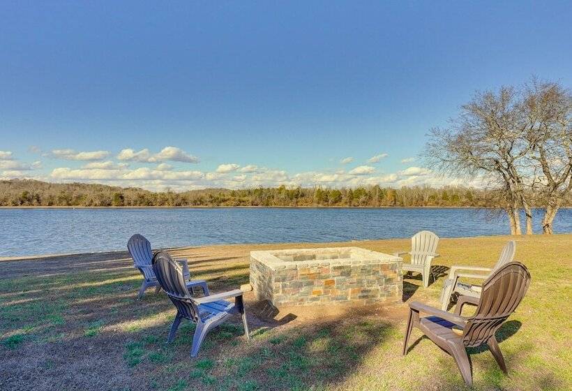Decatur Oasis   Private Pool, Hot Tub & Deck!