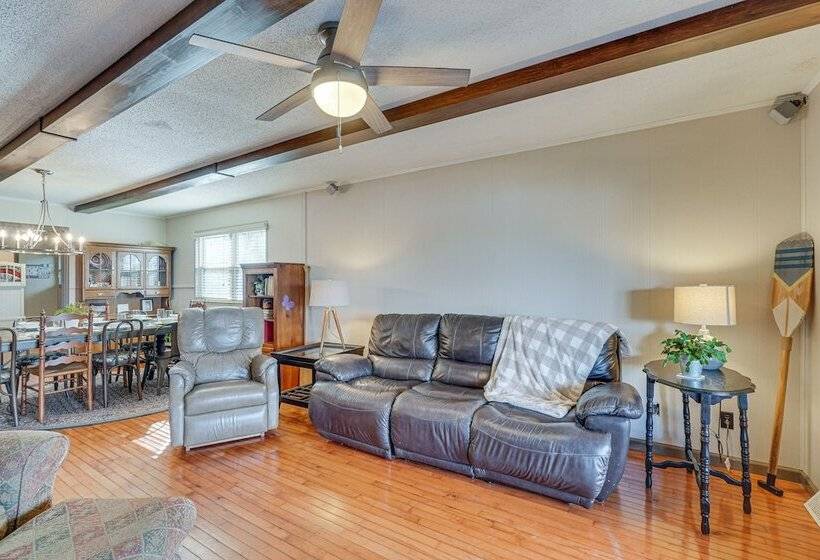 Decatur Oasis   Private Pool, Hot Tub & Deck!