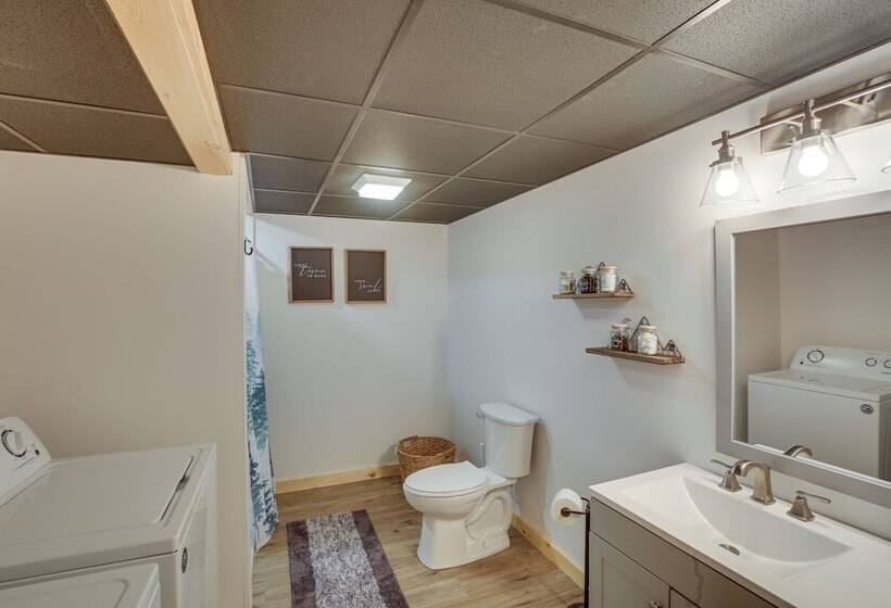 Deep Gap Cabin W/ 2 Decks & Community Amenities!