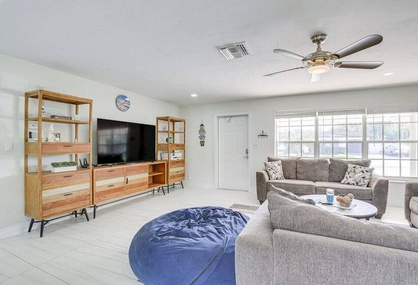 Deerfield Beach Home W/ Gas Grill: 1 Mi To Beach!