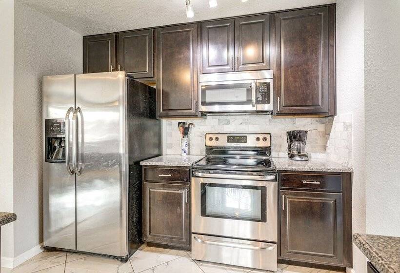 5 Mi To Dtwn Denver: Pet Friendly Home W/ Yard