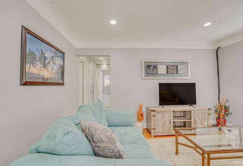 Detroit Vacation Rental: Private Patio & Yard