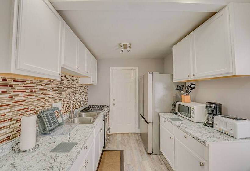 Detroit Vacation Rental: Private Patio & Yard