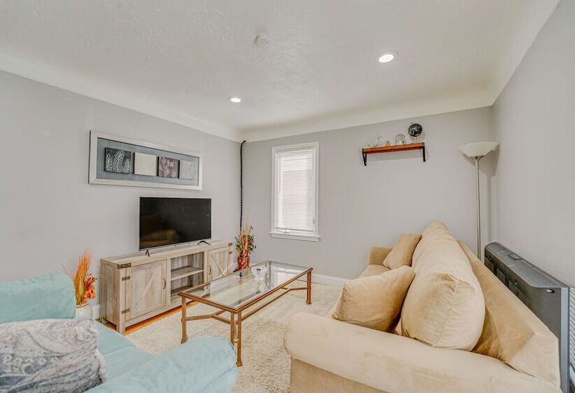 Detroit Vacation Rental: Private Patio & Yard