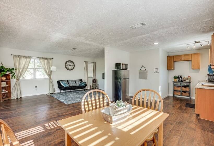 Dog Friendly Cleveland Home W/ Deck, Near Fishing!