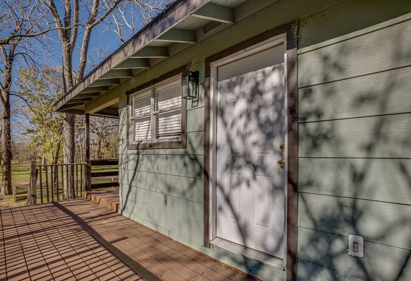 Dog Friendly Cleveland Home W/ Deck, Near Fishing!