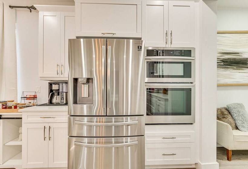 Dog Friendly Lutz Family Home W/ Large Yard!