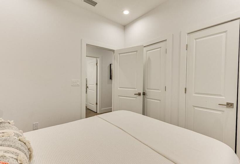 Dog Friendly Lutz Family Home W/ Large Yard!