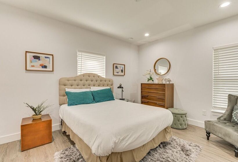 Dog Friendly Lutz Family Home W/ Large Yard!