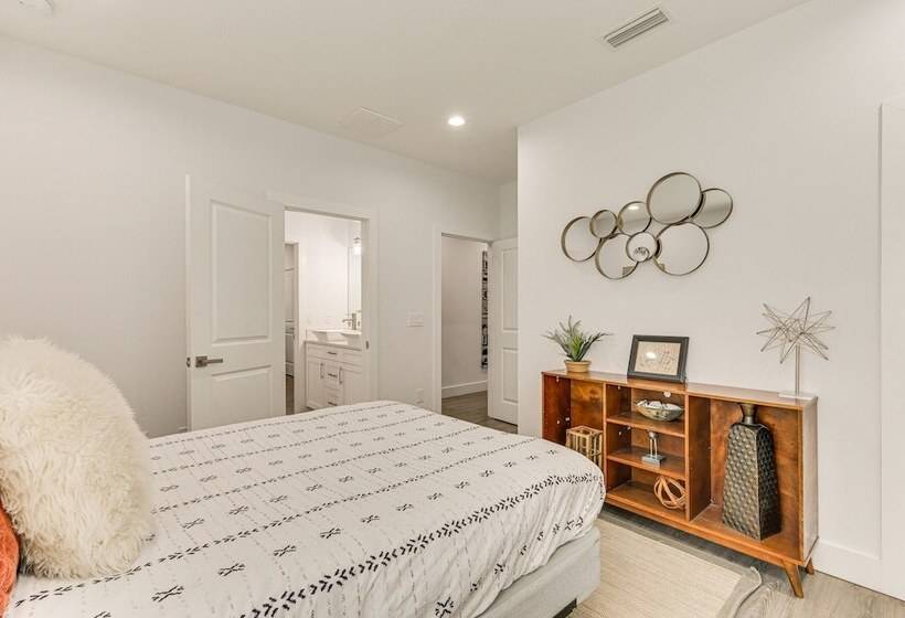 Dog Friendly Lutz Family Home W/ Large Yard!