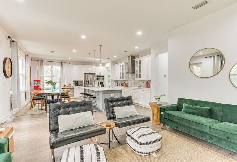 Dog Friendly Lutz Family Home W/ Large Yard!