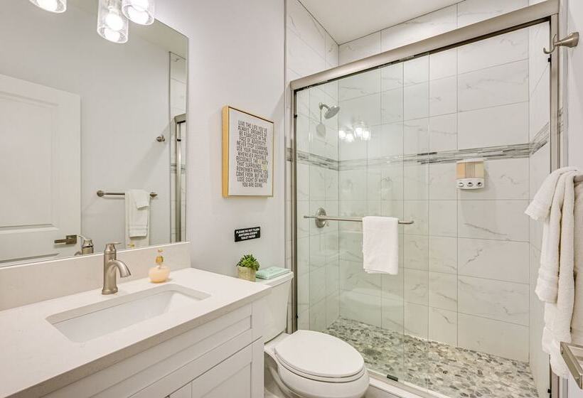 Dog Friendly Lutz Family Home W/ Large Yard!