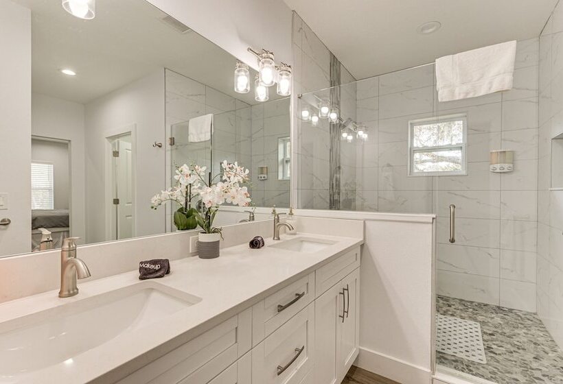 Dog Friendly Lutz Family Home W/ Large Yard!