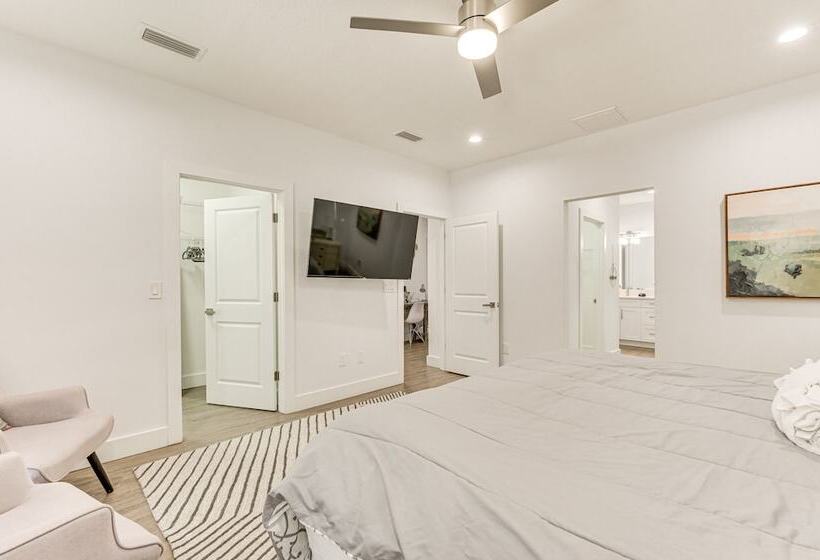 Dog Friendly Lutz Family Home W/ Large Yard!