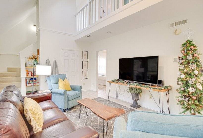 Dog Friendly Home Near Carters Lake W/ Amenities