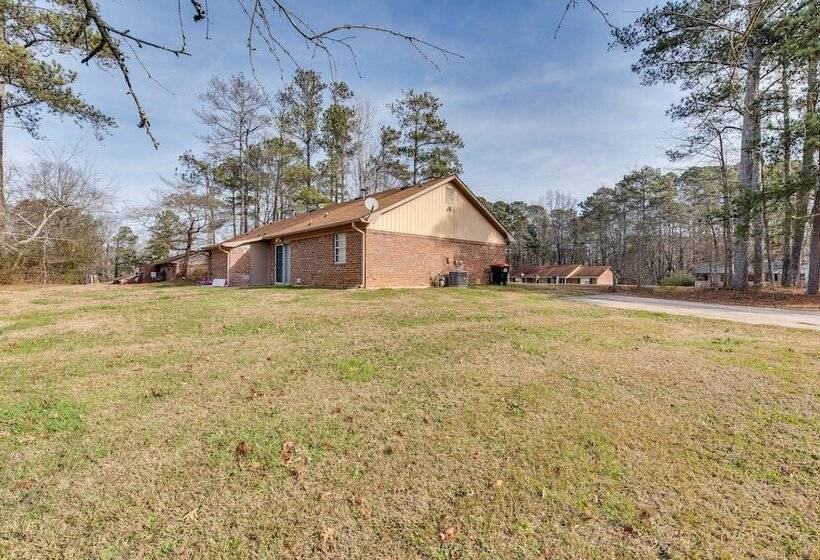 Pet Friendly Douglasville Gem   3 Mi To Downtown!