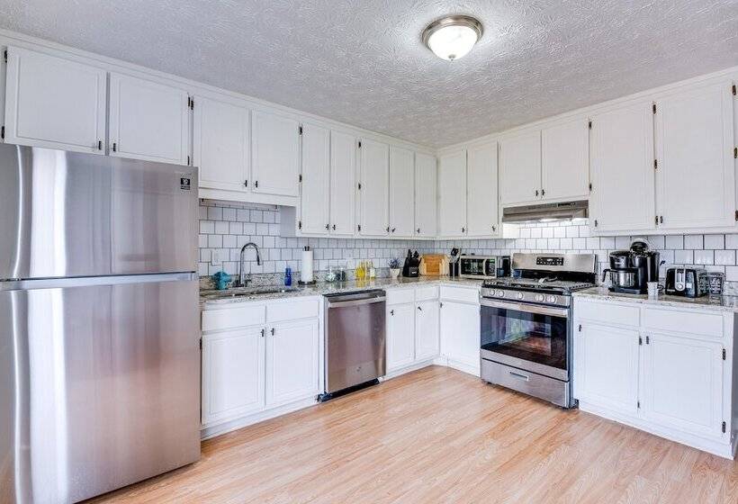 Pet Friendly Douglasville Gem   3 Mi To Downtown!