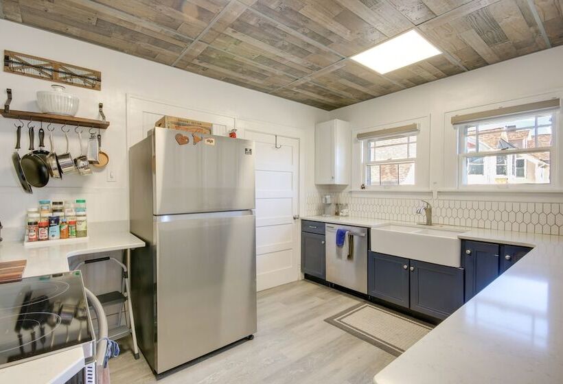 Downtown Red Lodge Home   8 Mi To Skiing!