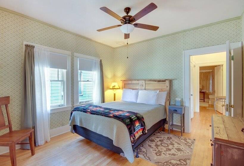 Downtown Red Lodge Home   8 Mi To Skiing!