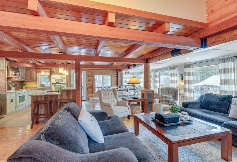 Dreamy Alpine Cabin W/ Hot Tub, Fireplace & More!