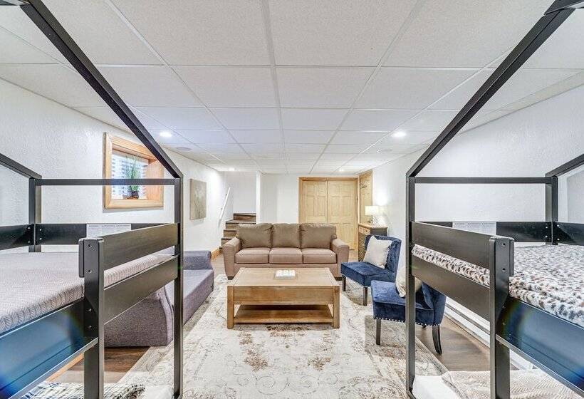 Dreamy Alpine Cabin W/ Hot Tub, Fireplace & More!