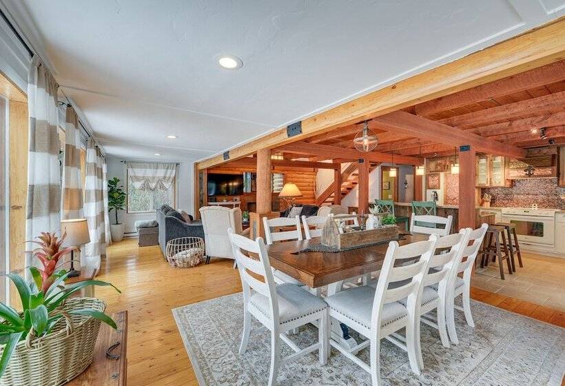 Dreamy Alpine Cabin W/ Hot Tub, Fireplace & More!