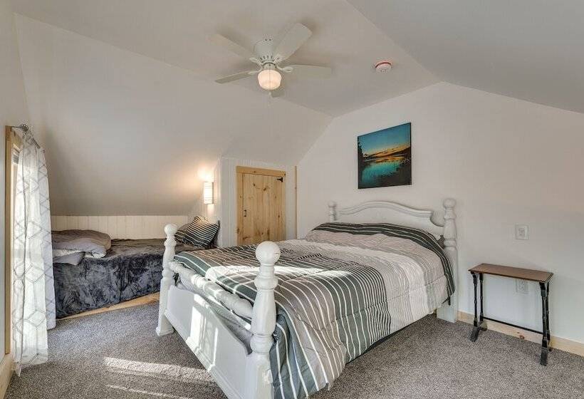 Duplex Unit, 2 Mi To Chittenden Reservoir!