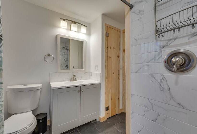 Duplex Unit, 2 Mi To Chittenden Reservoir!