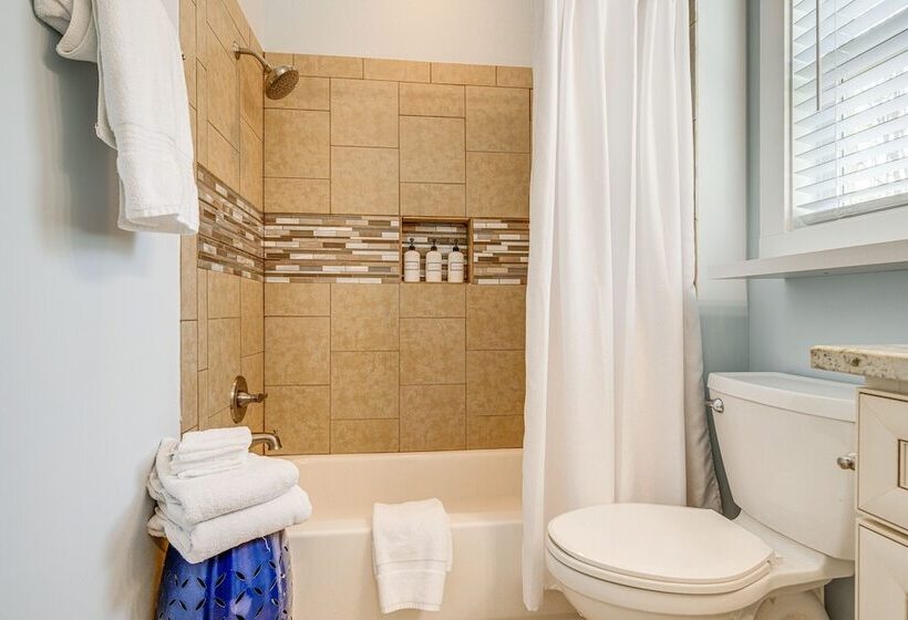 Eatonton Home On Lake Sinclair: Private Boat Dock!