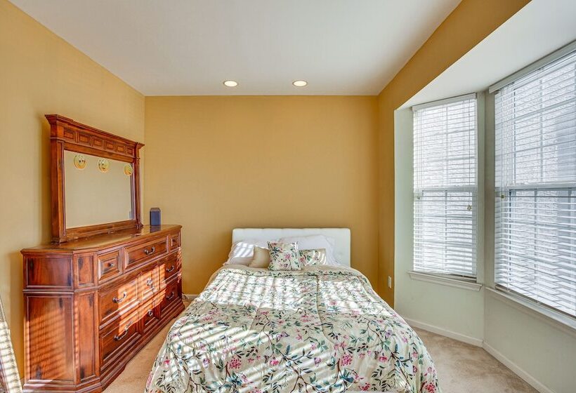 Egg Harbor Township Home: 11 Mi To Boardwalks!