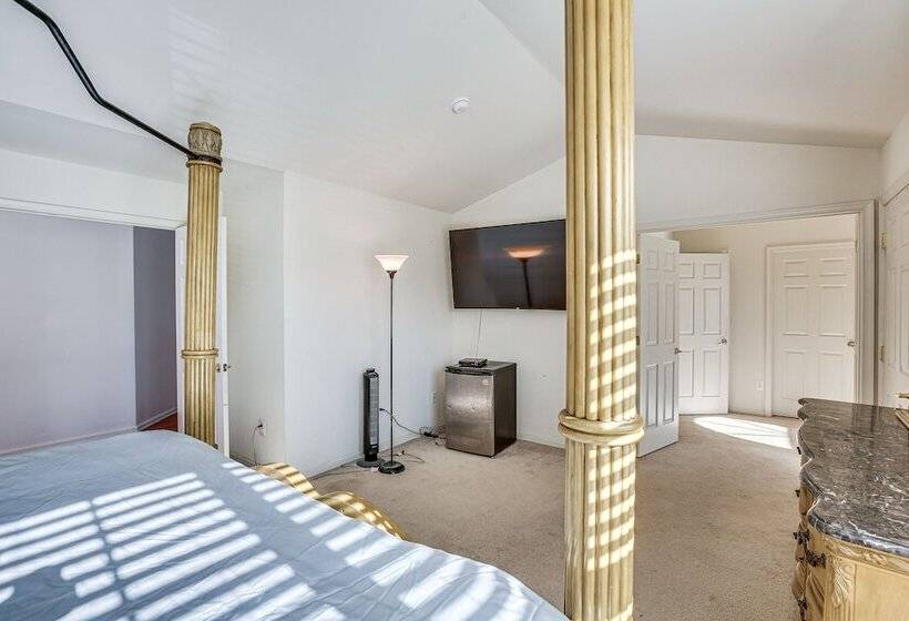 Egg Harbor Township Home: 11 Mi To Boardwalks!