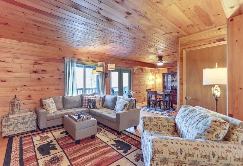 Family Friendly Ellijay Cabin W/ Studio & Mtn View