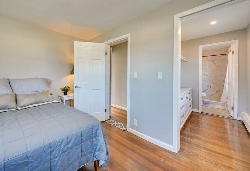 Family Friendly Avon Home: 10 Mi To Hartford!